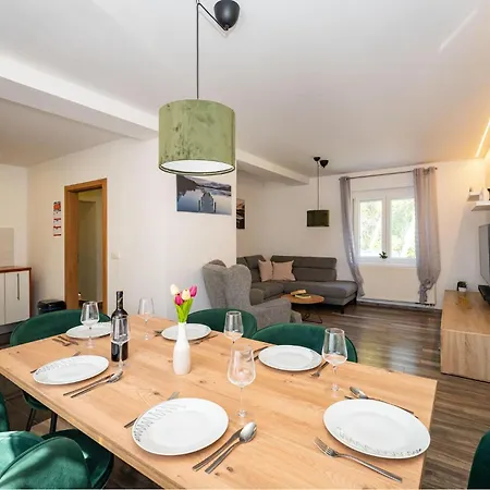 Amazing In With Wifi سيلين