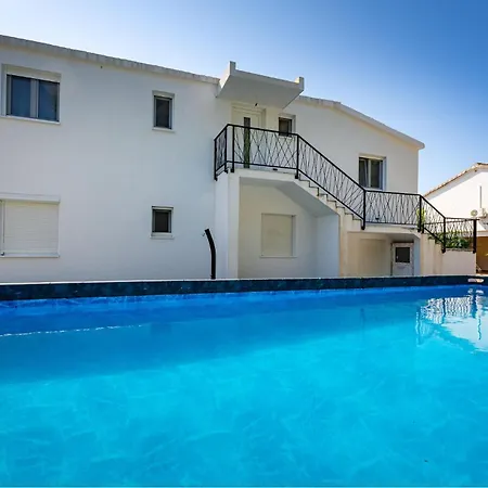 بيت للعطل Amazing In With Wifi سيلين